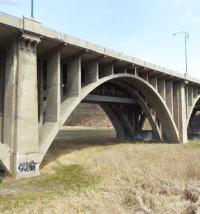 Ontario bows to pressure to keep historic bridge image