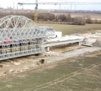 First span cast for Bratislava viaduct image