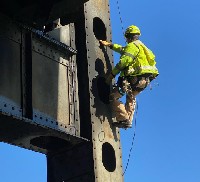 Repairs begin at fire-damaged US interstate bridge image