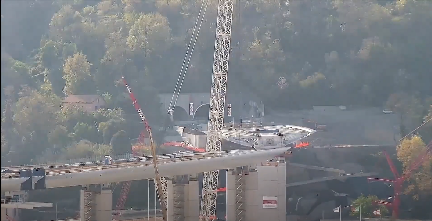 Timelapse of deck installation for bridge replacement project in Italy image