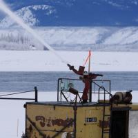 Yukon abandons attempt to build ice bridge image