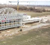 First span cast for Bratislava viaduct logo 