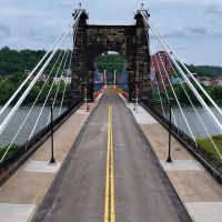 USA: Vehicles banned from historic suspension bridge  logo 