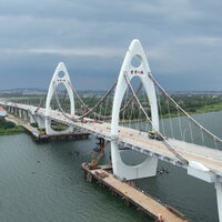 5.5km suspension bridge joined over Gan River in China logo 
