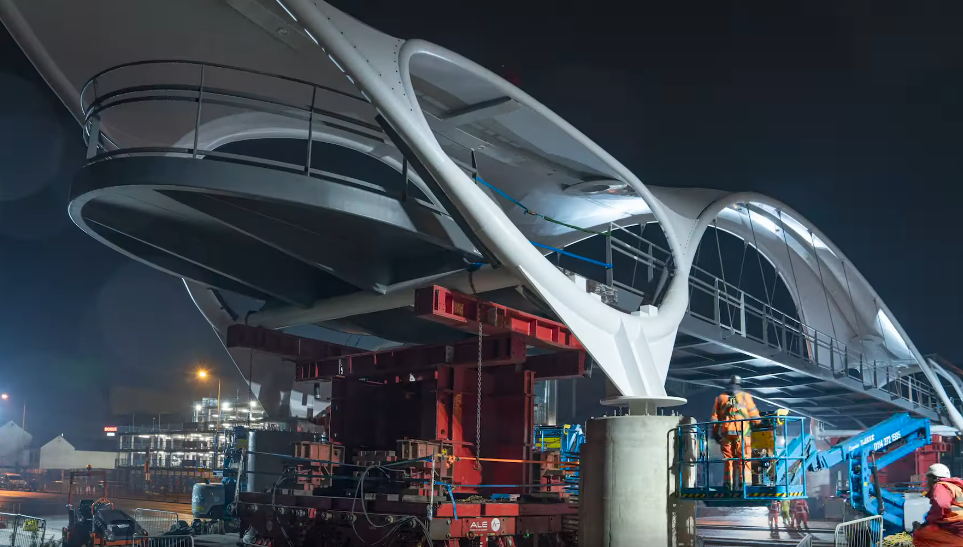 Time-lapse of Princes Quay bridge installation logo 